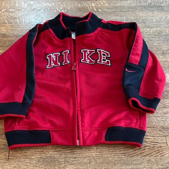 Tommy Hilfiger Size 18M Red and Navy Jogger Set & 18M Nike Jacket - Picture 2 of 10